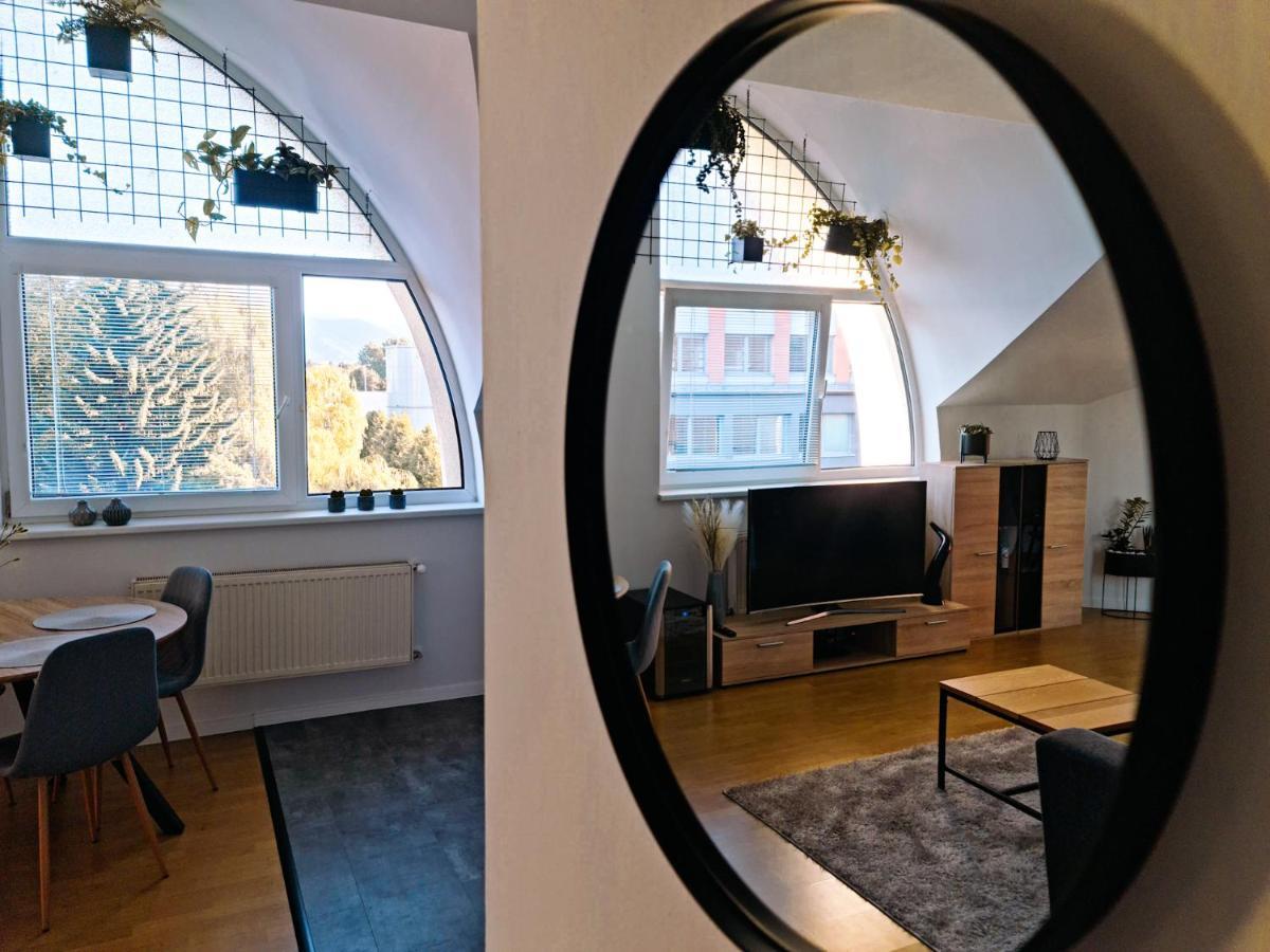 Urban Bloom Apartments By Booky Липтовски-Микулаш Экстерьер фото