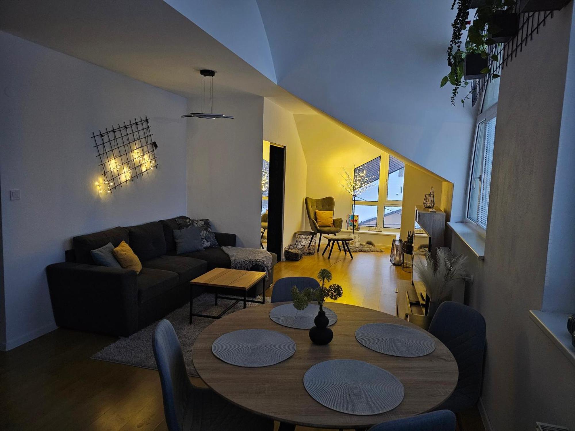 Urban Bloom Apartments By Booky Липтовски-Микулаш Экстерьер фото
