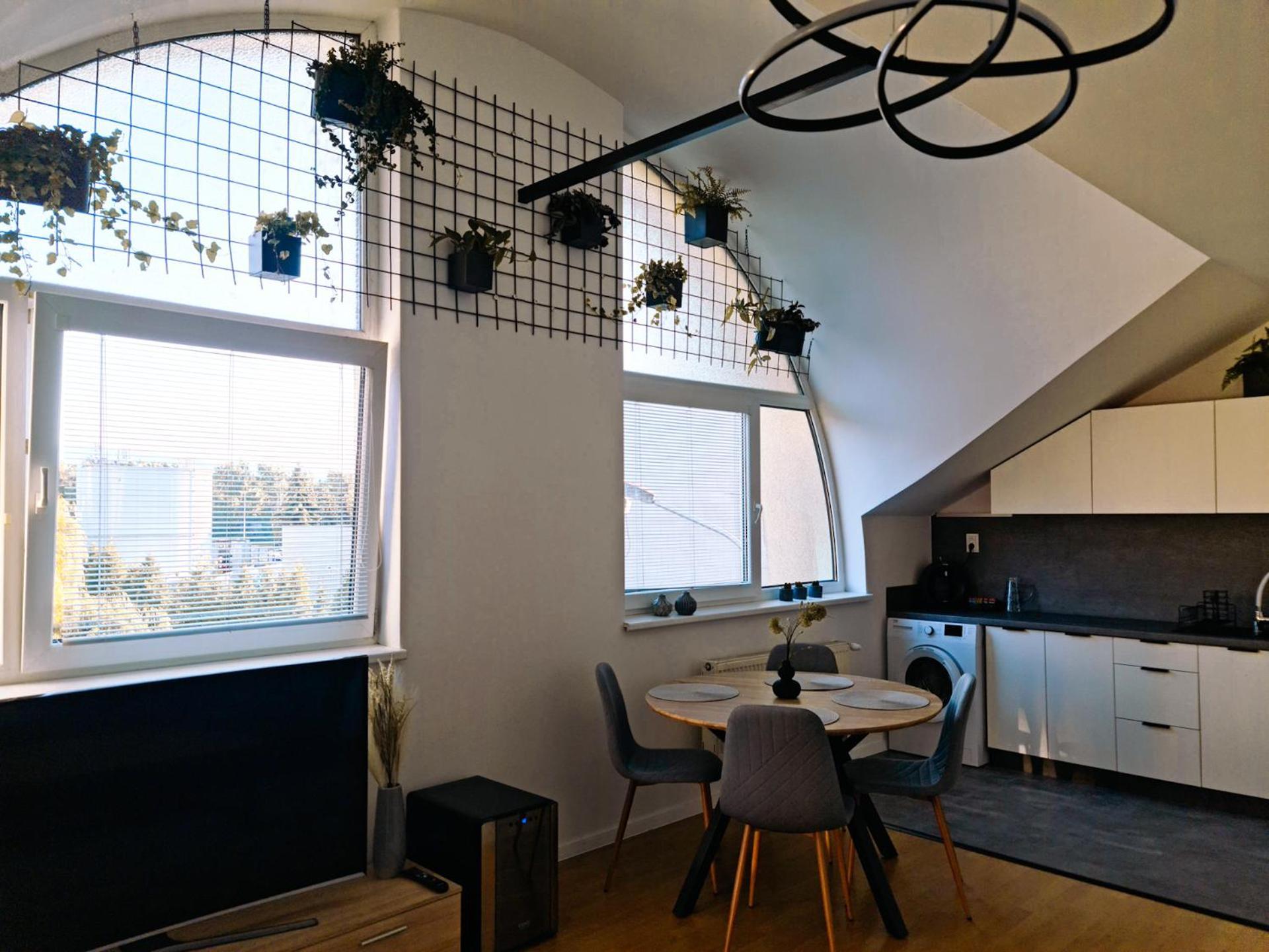 Urban Bloom Apartments By Booky Липтовски-Микулаш Экстерьер фото