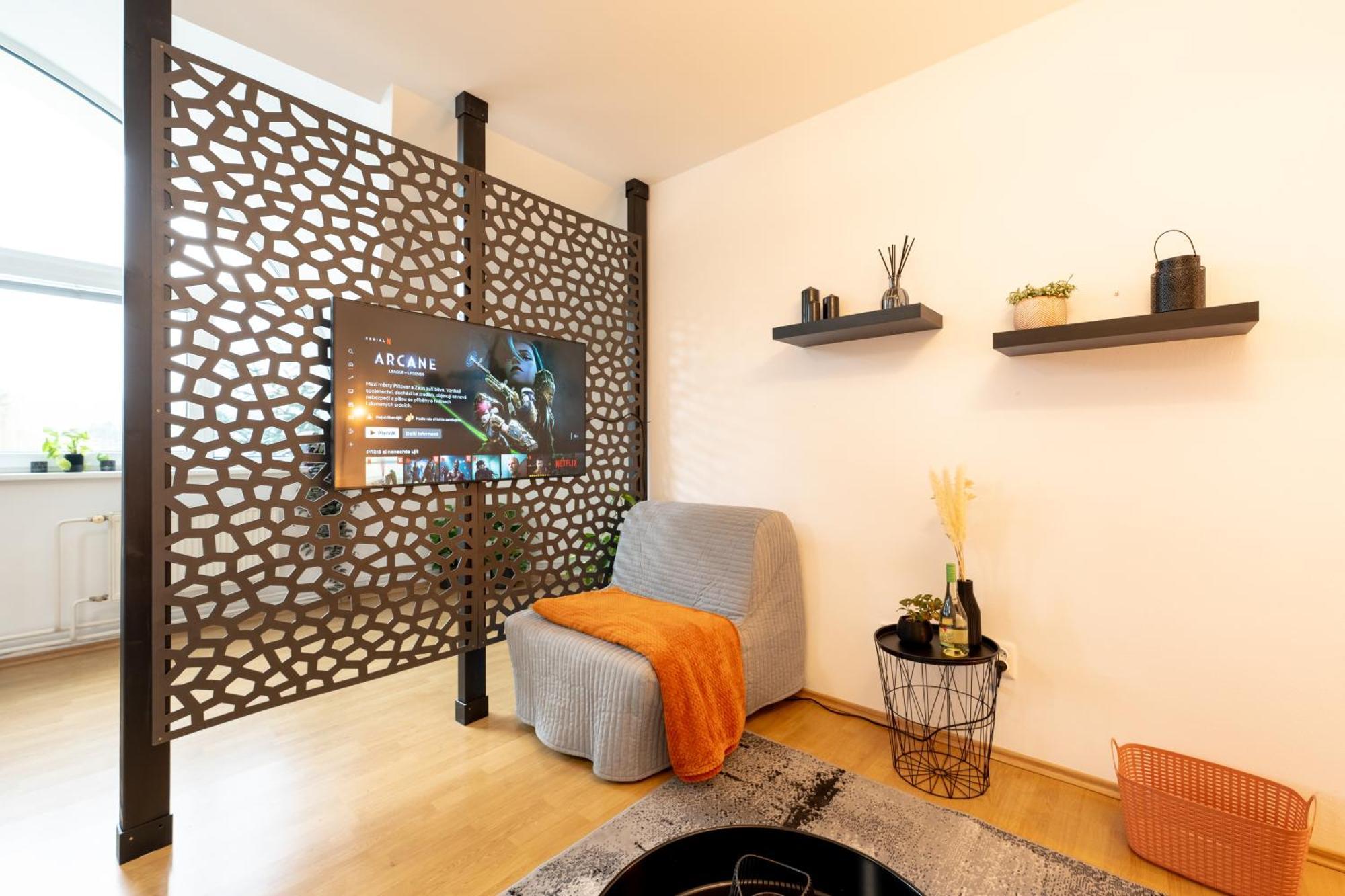 Urban Bloom Apartments By Booky Липтовски-Микулаш Экстерьер фото