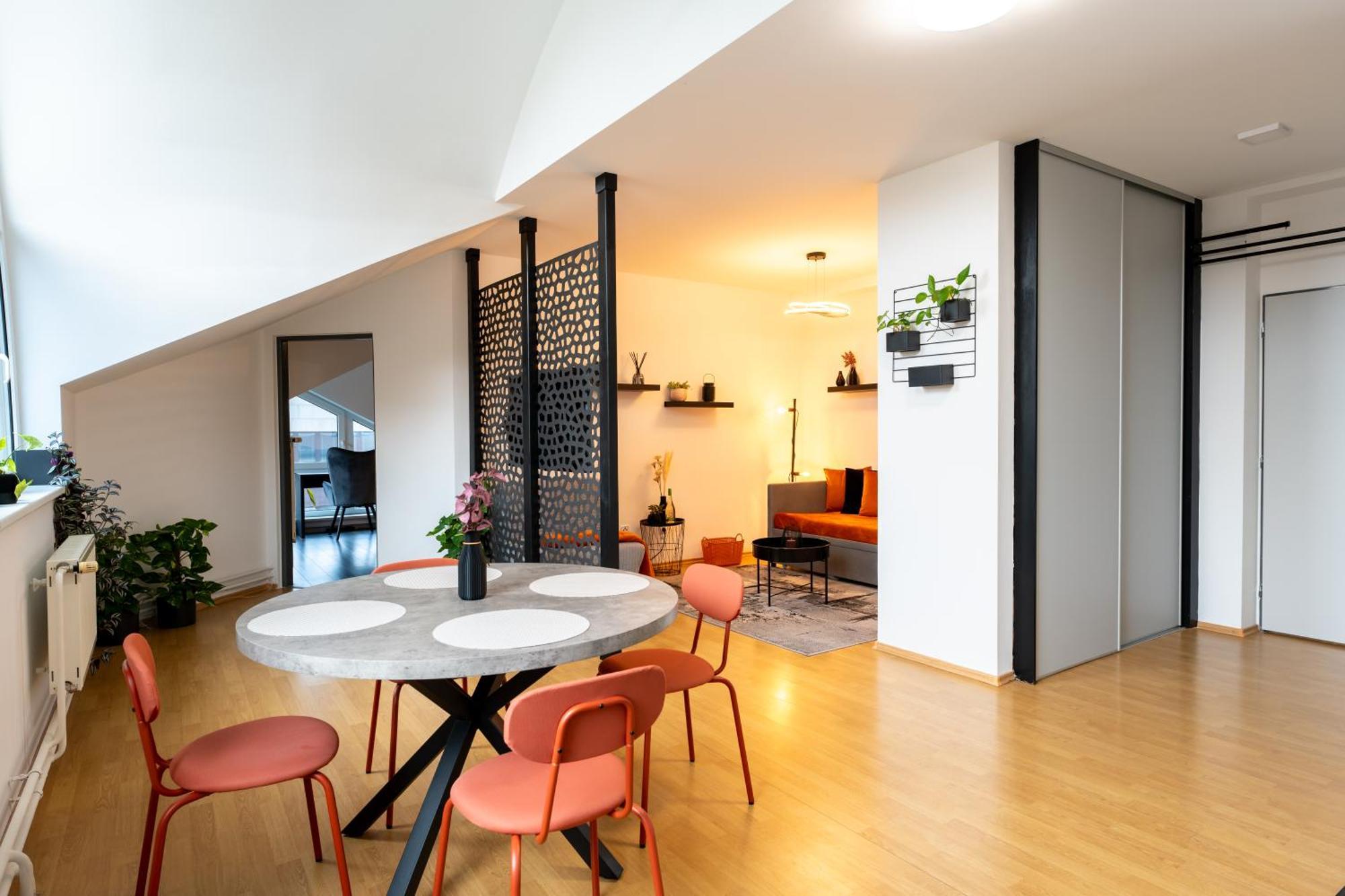 Urban Bloom Apartments By Booky Липтовски-Микулаш Экстерьер фото